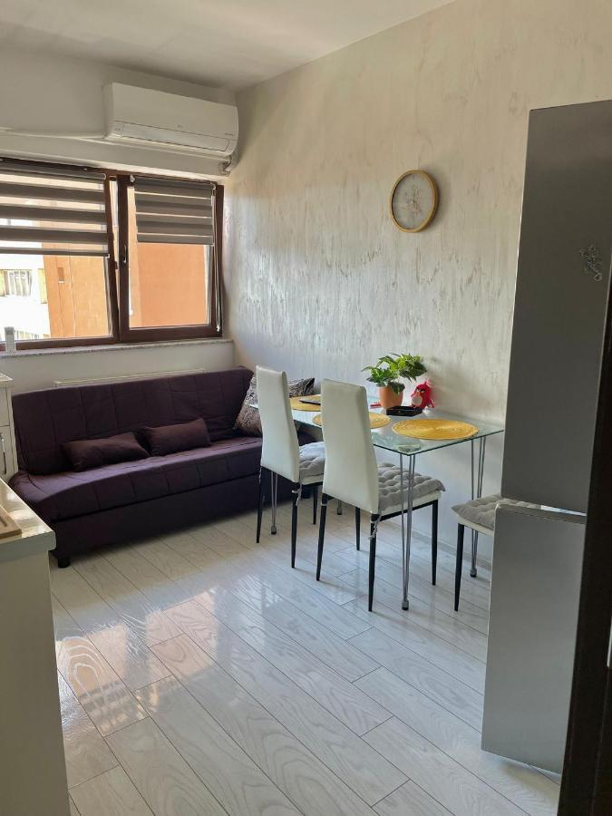 Ferienwohnung Apartament Corni Râmnicu Vâlcea Exterior foto